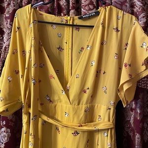 Novia yellow dress